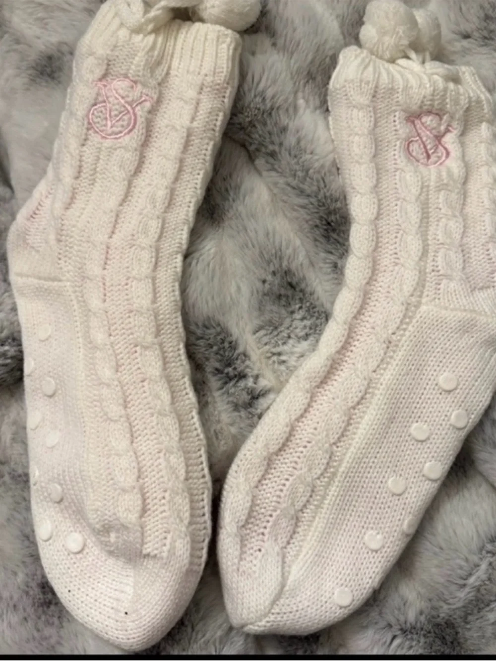 Victoria’s Secret Tote Bundle Bag + Makeup Case + Cozy Slipper Socks Set - Picture 14 of 15